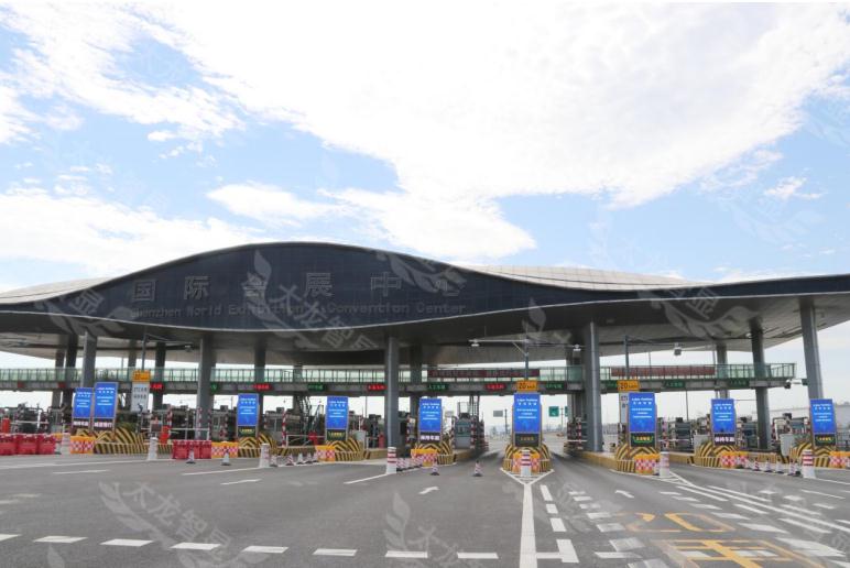 LED廣告機(jī).jpg LED廣告機(jī).jpg